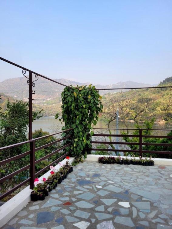 Happy Owls Lakeside Lodge Bhimtal Exterior photo