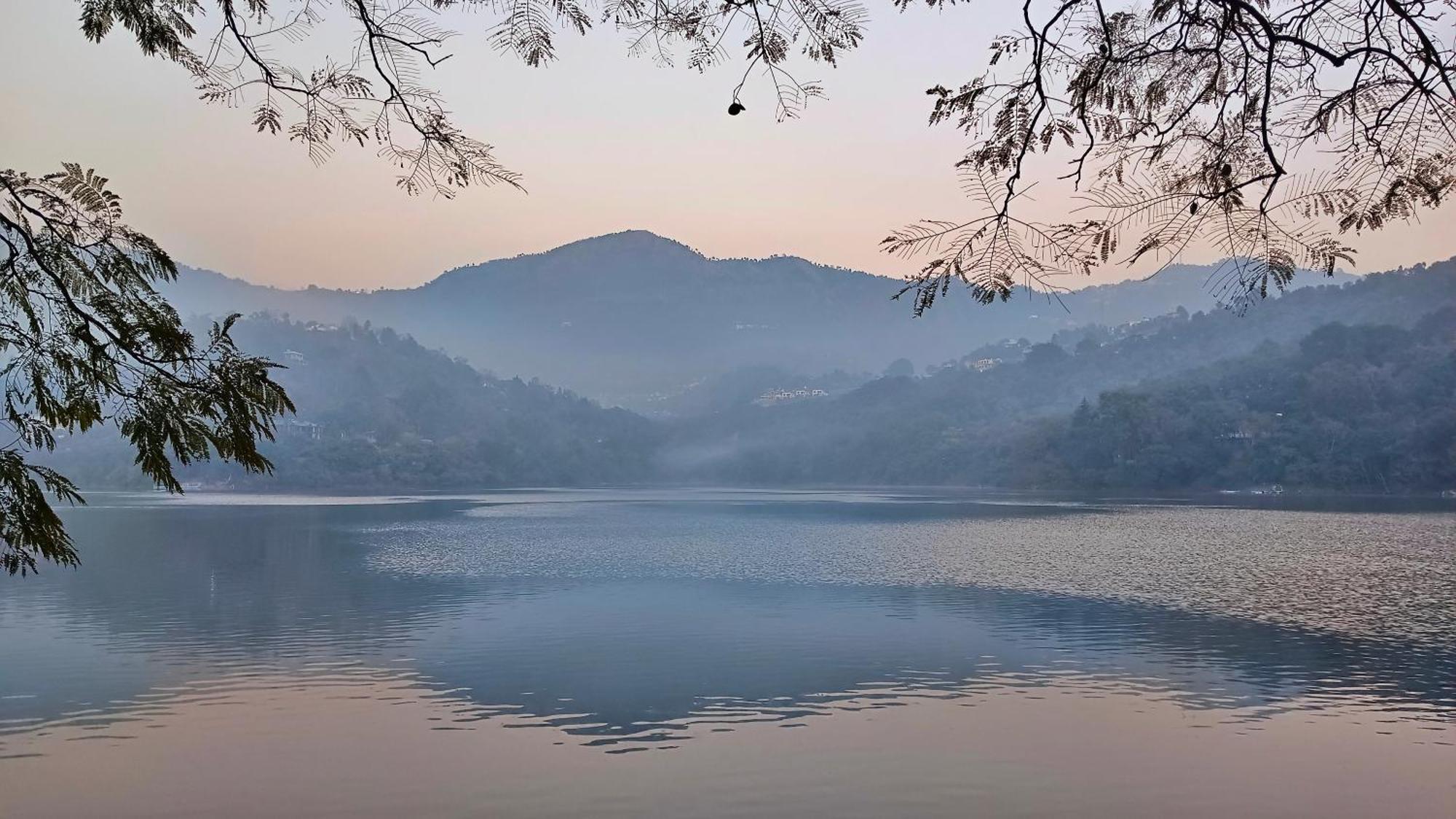 Happy Owls Lakeside Lodge Bhimtal Exterior photo